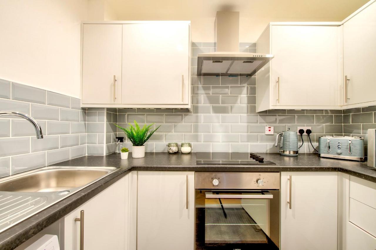 Ferienwohnung Pass The Keys Stylish 2 Bed In Heart Of West End Glasgow Exterior foto