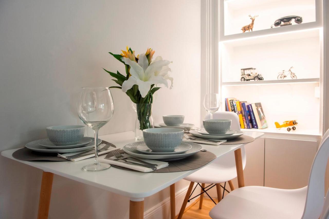 Ferienwohnung Pass The Keys Stylish 2 Bed In Heart Of West End Glasgow Exterior foto